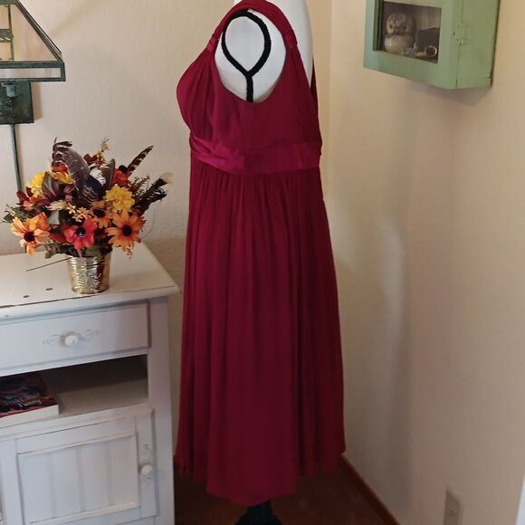 Maggie London Silk Dressy Dress - Picture 4 of 10